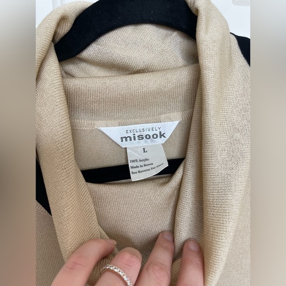 Exclusively Misook Sleeveless Cowl Neck Knit Top in Beige & Black Trim – Size L - Picture 5 of 8